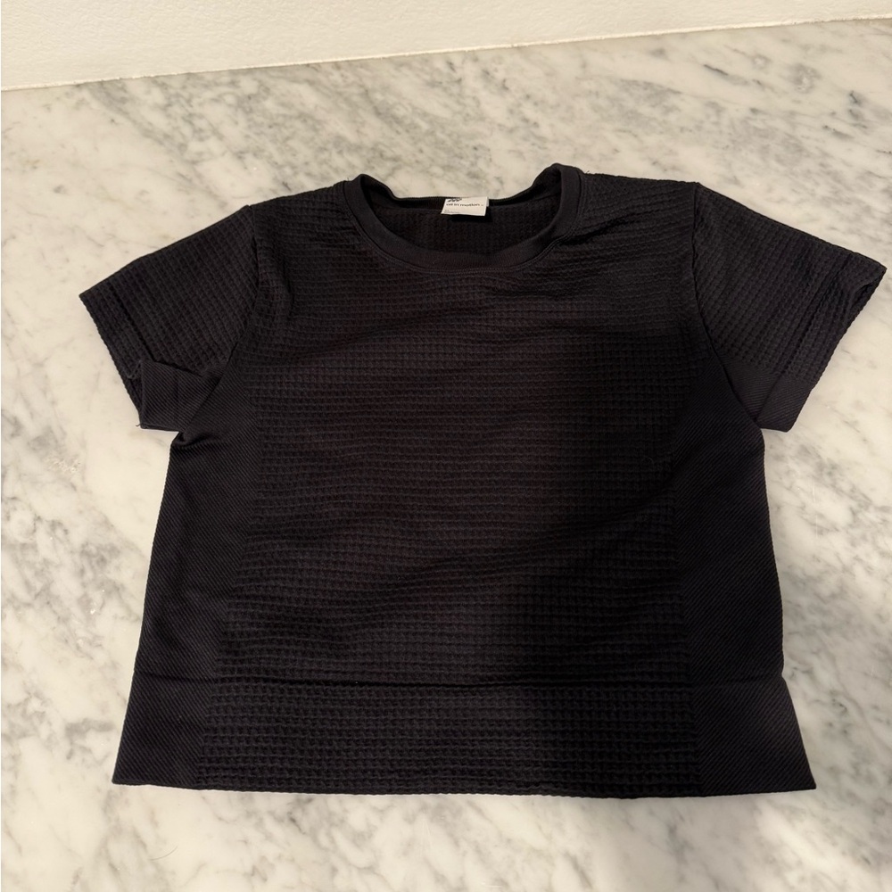 Black cropped workout top